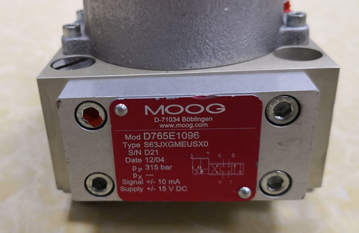 MOOG穆格D765E1096双喷档带驱动放大板高频伺服阀